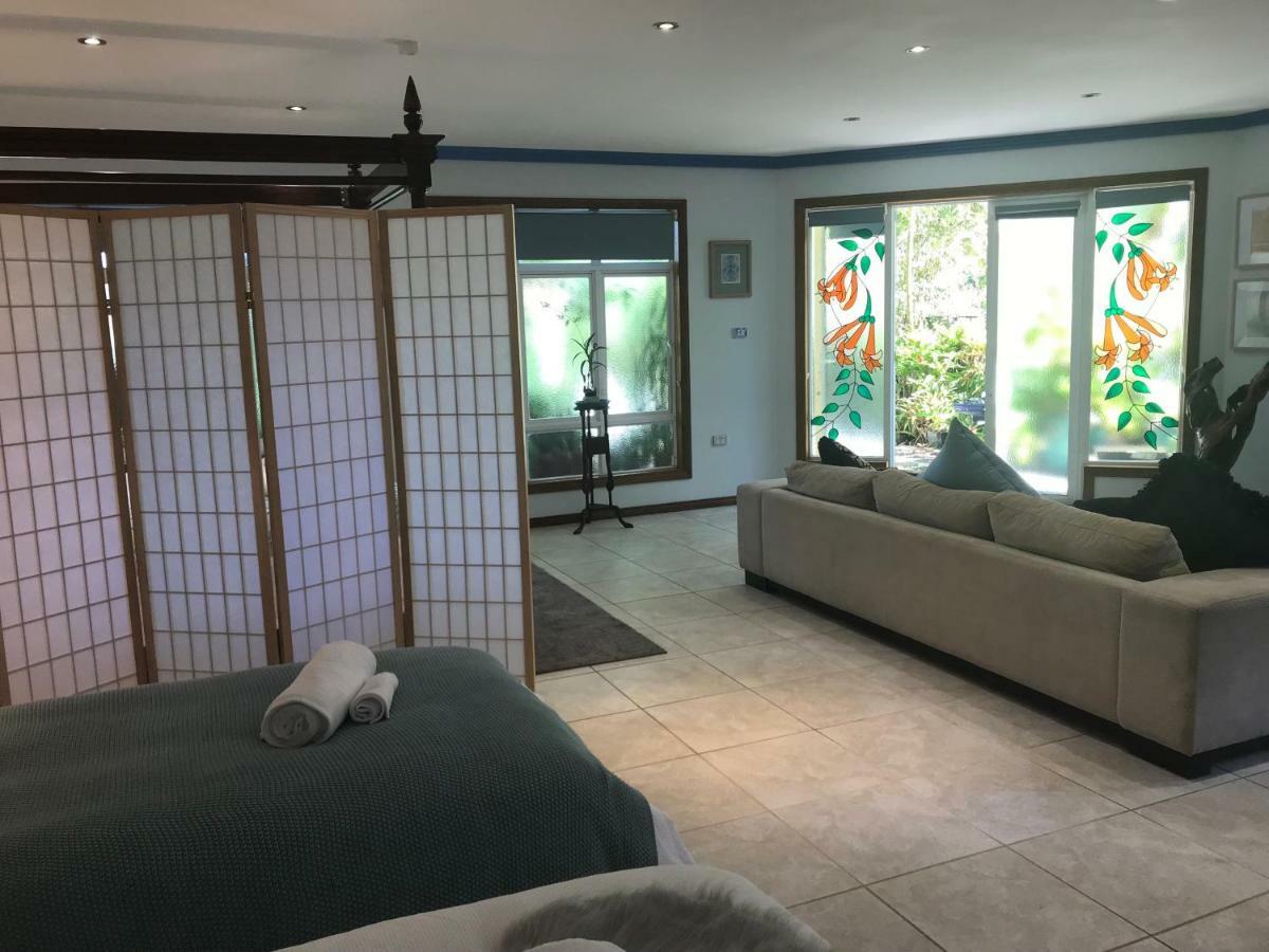 Taj On Byrnes - Private Luxury Apartment Mareeba Exterior foto